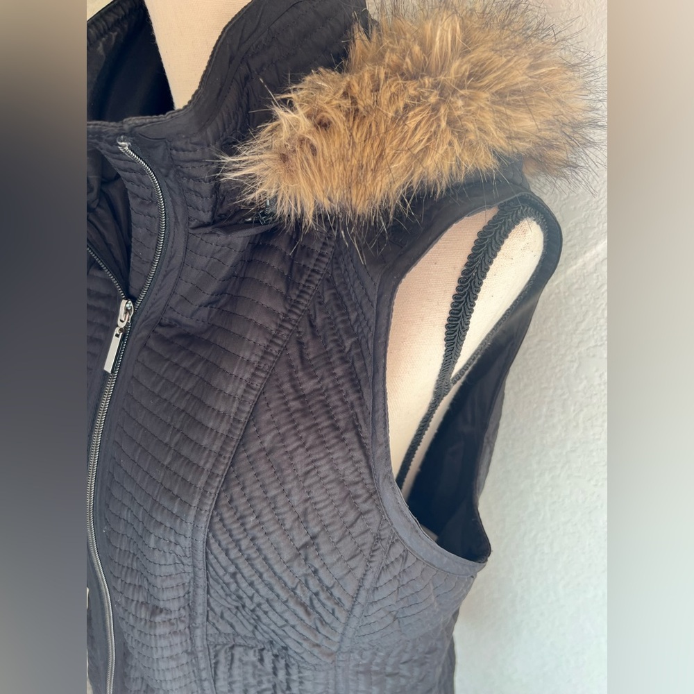 Coldwater Creek Black Quilted Vest with Faux Fur Hood Size M (10-12) - Picture 5 of 8